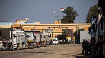 Mit der vereinbarten Waffenruhe in Gaza sollen auch die Hilfslieferungen über Rafah anlaufen.