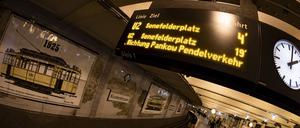 Informationstafel im U-Bahnhof Klosterstraße.