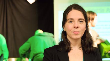 Julia Schneider (Bündnis 90/Die Grünen), Mitglied im Berliner Abgeordnetenhaus, lächelt nach ihrer Wahl zur Direktkandidatin für den Wahlkreis Berlin-Pankow zur kommenden Bundestagswahl. (Archivbild)