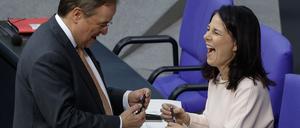 Armin Laschet und Annalena Baerbock im Bundestag.