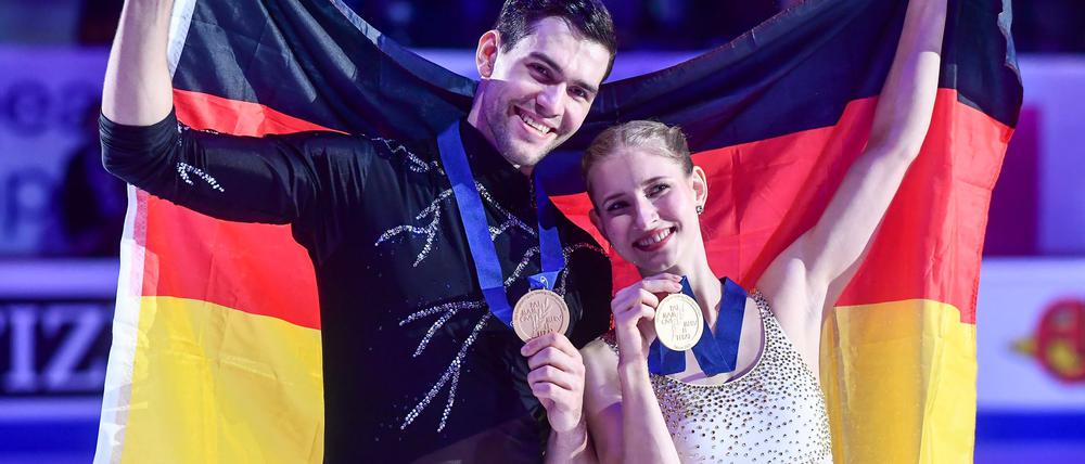Das Gold von Minerva Hase (r) und Nikita Wolodin im Paarlaufen war bei der Eiskunstlauf-EM in Tallinn der Lichtblick.