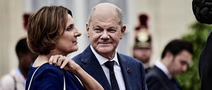 Olaf Scholz mit seiner Ehefrau Britta Ernst in Paris.
