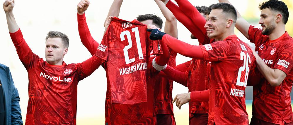 Jubel auf dem Betzenberg: Der FCK gewinnt erneut.