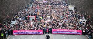 Breite Bündnisse: Nicht nur in Berlin gingen Tausende gegen das Vorgehen der Union auf die Straße.