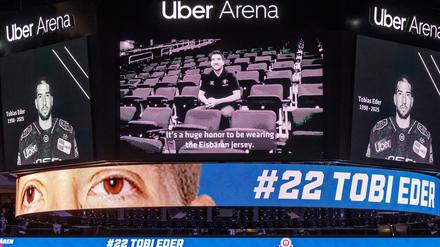 Das Spiel gegen Nürnberg stand ganz im Zeichen der Trauer um Tobias Eder.