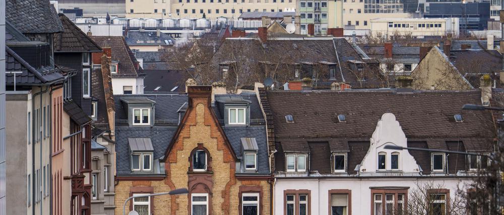 Blick vom Stadtteil „Sachsenhäuser Berg“ in Richtung Innenstadt. 