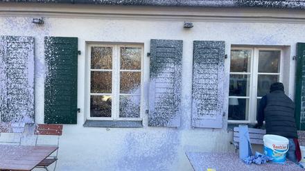 „Attacke Alter Krug Dahlem“, Credit: Robert Kerner.