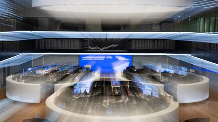 Händler im Handelssaal der Deutschen Börse. (Aufnahme mit Zoomeffekt) 