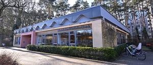 Die Zweigbibliothek in der Waldstadt wird 2025 40 Jahre alt. Gefeiert wird am 15. März mit einem Familienprogramm und am 9. April mit einer Lesung mit André Kubiczek.