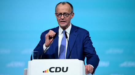 Friedrich Merz, Unions-Kanzlerkandidat und CDU-Bundesvorsitzender, spricht beim 37. Bundesparteitag der CDU in Berlin.