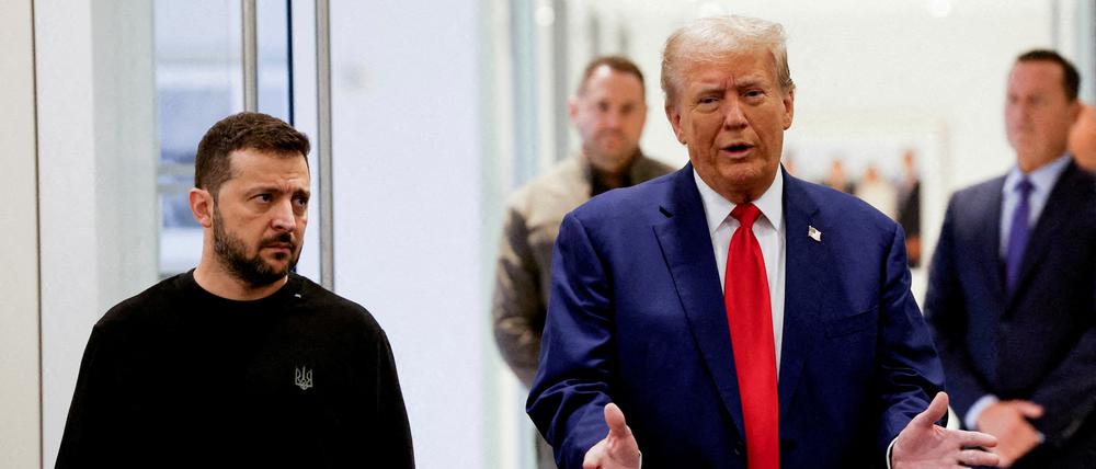 Archivbild: Donald Trump und der ukrainische Präsident Selenskyj im September im Trump Tower in New York. 