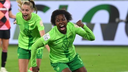 Die Wolfsburgerin Lineth Beerensteyn erzielte in ihrem 100. Bundesliga-Spiel das 1:0 gegen Jena.