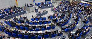 Friedrich Merz (CDU) spricht im Bundestag