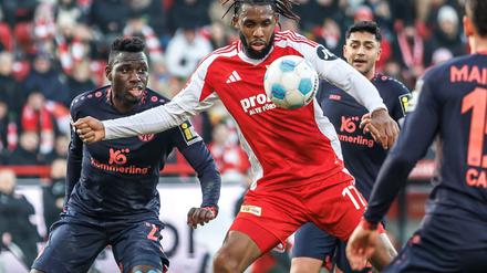 Jordan Siebatcheu (M) wechselt von Union Berlin zu Stade Reims.