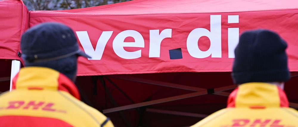 Solche Warnstreik-Zelte vor Post-Standorten dürften bundesweit zu sehen sein. (Archivbild)
