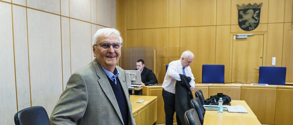 Theo Zwanziger hatte sich akribisch auf seine Vernehmung vorbereitet und konnte mit seinen Einlassungen das Gericht überzeugen.