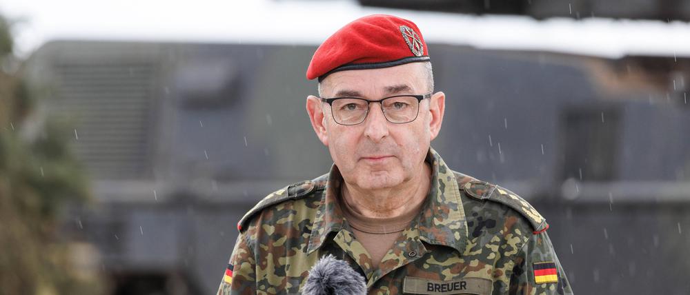General Carsten Breuer.