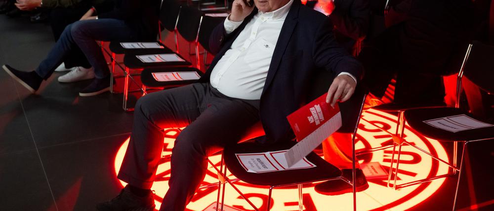 Uli Hoeneß hält an seinem Meisterversprechen fest.