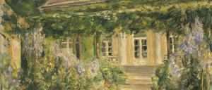 Um 1930 malte Max Liebermann den „Blick auf den Eingang des Landhauses mit Blumenstauden am Gärtnerhaus“.