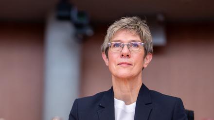 Die ehemalige Verteidigungsministerin Annegret Kramp-Karrenbauer (CDU) hat eine Expertenkommission zu Deutschland Rolle in einer Welt im Umbruch geleitet.