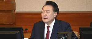Der suspendierte südkoreanische Präsident Yoon Suk Yeol nimmt an einer Anhörung zu seinem Amtsenthebungsverfahren im Verfassungsgericht teil. 