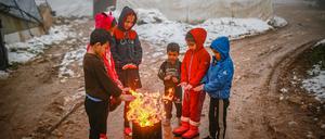 Das Flüchtlingslager Sendiyan in der Provinz Idlib ist eines von vielen, in denen Binnenvertrieben auch nach Kriegsende noch hausen.