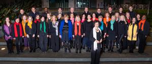 Konzert ohne Grenzen. Dirigentin Barbara Leifer mit dem Diplomatischen Chor Berlin. 