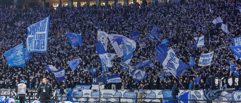 Bisher konnte sich Hertha auf die Unterstützung der Fans verlassen, doch der Zusammenhalt droht zu bröckeln.