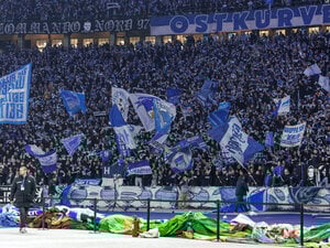 Immer für Hertha BSC da: die Fans in der Ostkurve des Olympiastadions.