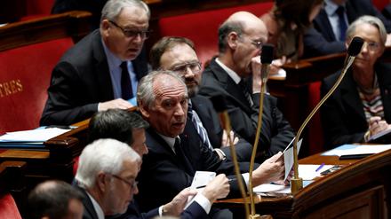 Der französische Premierminister Francois Bayrou und Mitglieder der französischen Regierung nehmen an der Fragestunde der Regierungssitzung in der Nationalversammlung in Paris teil.