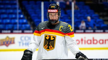 Daria Gleißner geht als Kapitänin der deutschen Eishockeyspielerinnen voran.