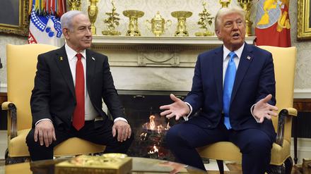 Israels Premierminister Benjamin Netanjahu (links) zu Gast bei Donald Trump (rechts) im Weißen Haus.