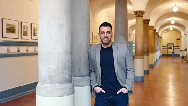 Der neue Schulleiter von der Friedrich-Bergius-Sekundarschule in Berlin-Friedenau Engin Çatık.