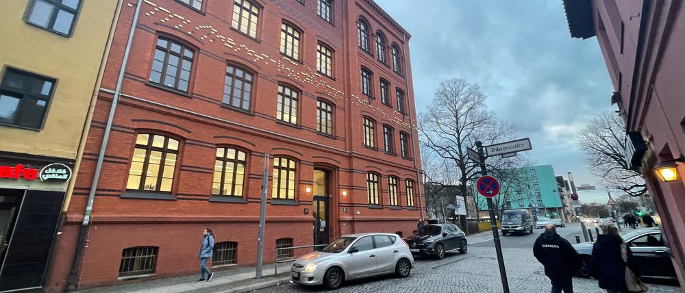 Musikschule Berlin Spandau Moritzstraße mit "Kunst am Bau"