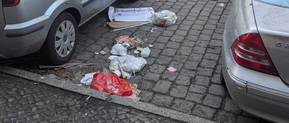 Müll in der Donaustraße in Berlin-Neukölln.