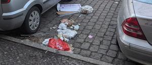 Müll in der Donaustraße in Berlin-Neukölln.