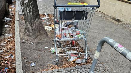 Müll in der Donaustraße in Berlin-Neukölln.