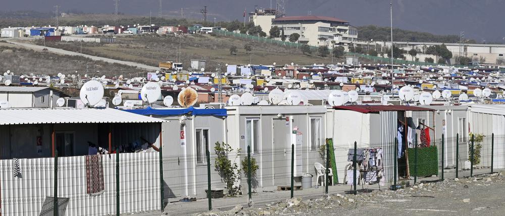 400.000 Menschen leben in der Erdbebenregion weiterhin in Containern. (Archivbild)