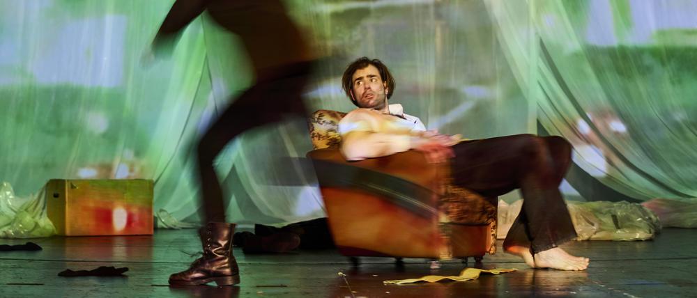 Nach Motiven des Romans von Lutz Seiler führt das Hans-Otto-Theater „Stern 111“ auf.