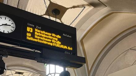 Auch am U-Bahnhof Heidelberger Platz bewegt sich vorerst kein Zug.