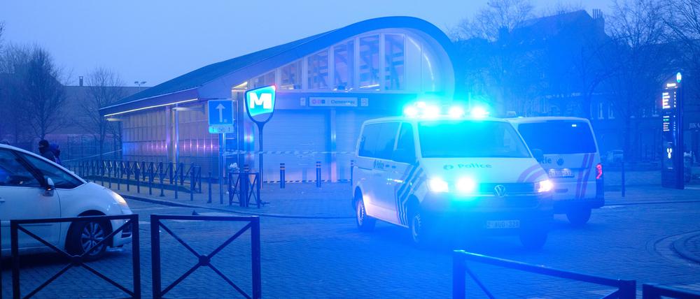 Am Donnerstag ist ein Mann gegen halb vier morgens nach Schüssen an einer Metrostation lebensgefährlich verletzt worden.