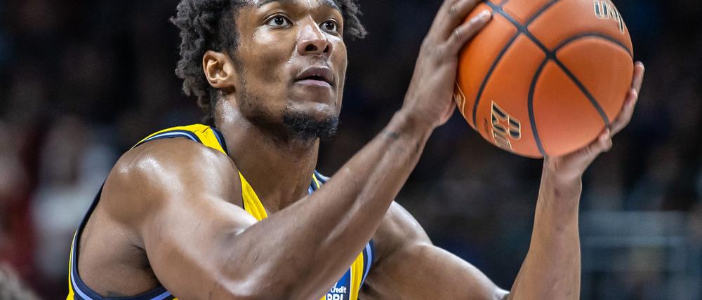Alba-Center David McCormack muss mit seinem Team eine Niederlage hinnehmen.
