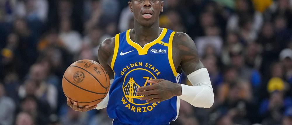 Nationalmannschaftskapitän Dennis Schröder muss offenbar schon wieder umziehen. 