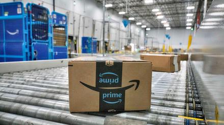 Amazon rechnet damit, dass der starke Dollar den Umsatz im laufenden Quartal drücken wird. (Archivbild)