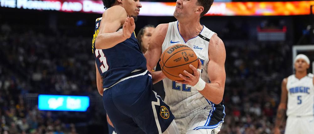 Franz Wagner (rechts) erzielte bei der Niederlage seiner Orlando Magic gegen die Denver Nuggets 14 Punkte.