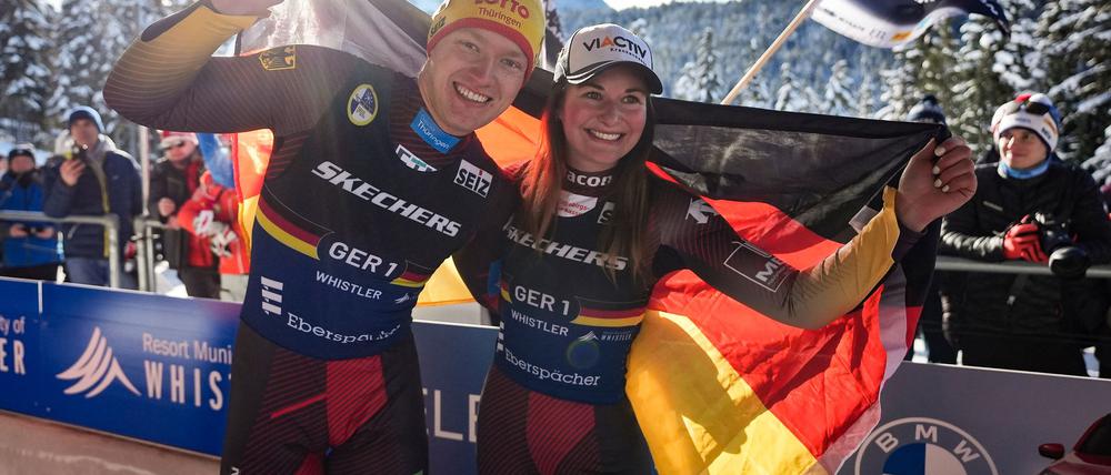 Jubel mit gebrochenem Fuß: Max Langenhan und Julia Taubitz.