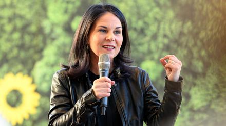 Annalena Baerbock (Bündnis 90/Die Grünen), Außenministerin, spricht während einer Wahlkampfveranstaltung der Grünen in Bremen.