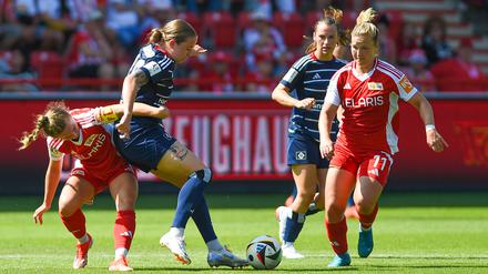 Im Hinspiel der Zweiten Bundesliga trennten sich der 1. FC Union und der Hamburger SV noch 2:2-Unentschieden.