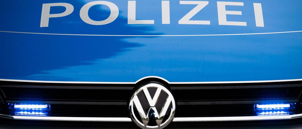 In Berlin-Steglitz wurde auf ein Auto geschossen. Der Fahrer ist mit einer Schürfwunde davon gekommen. (Symbolbild)