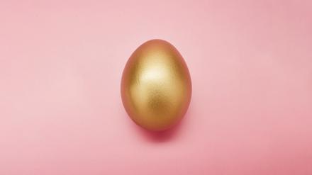 Vergessen Sie alles, was Sie darüber zu wissen glaubten. Der erste Schritt zum perfekten Frühstücksei ist, früher aufzustehen. Weitere folgen.